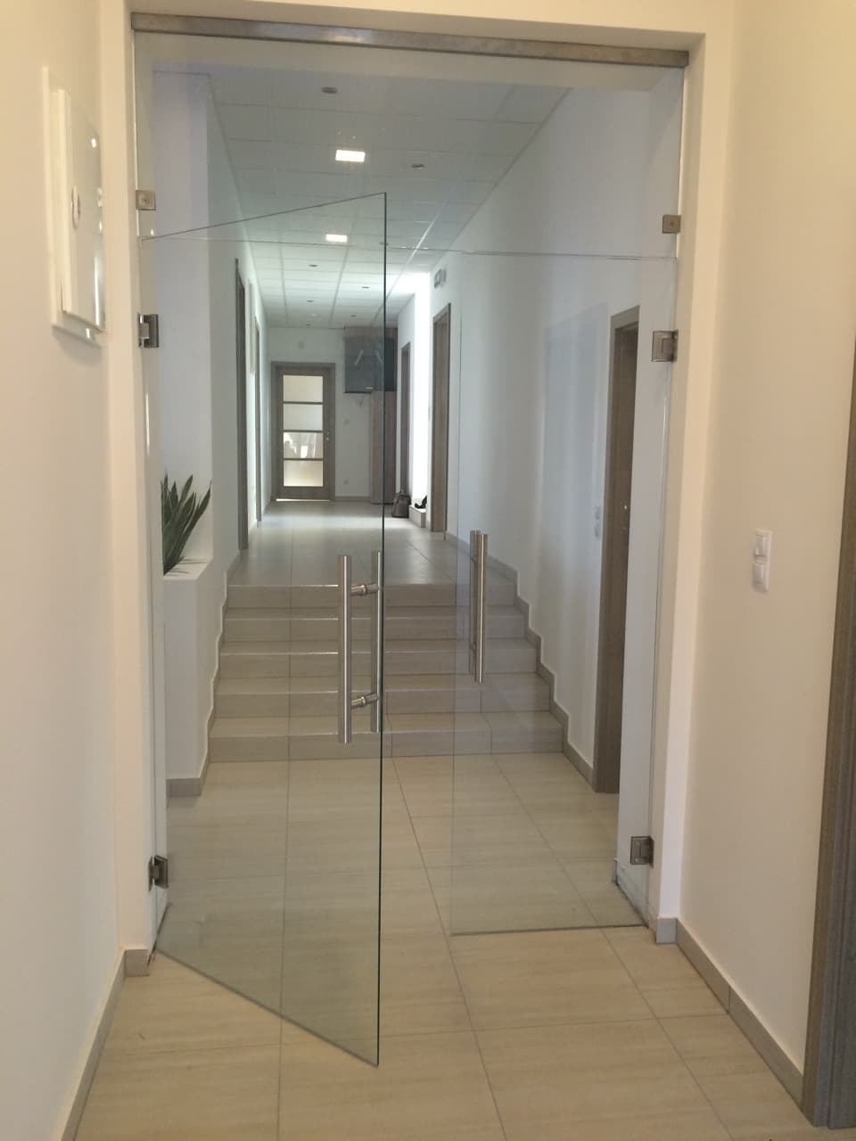 Üvegajtó galéria referencia 3