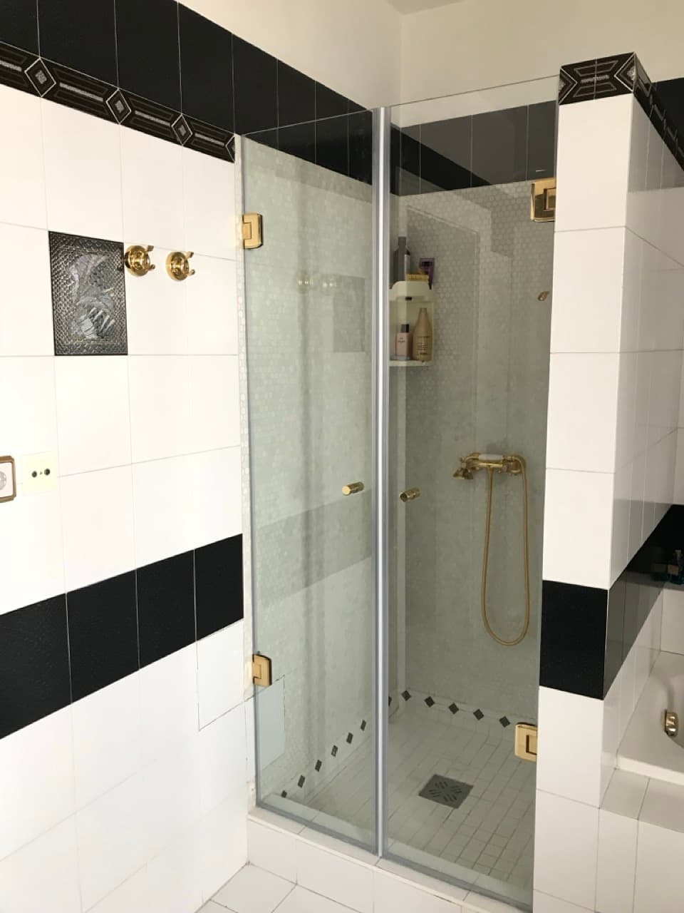 Zuhanyajtó galéria referencia 5